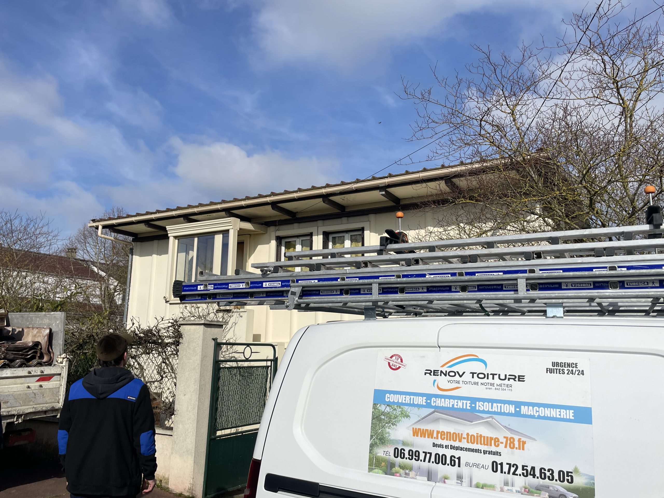 artisan couvreur renov toiture 78 regarde toiture dans les Yvelines